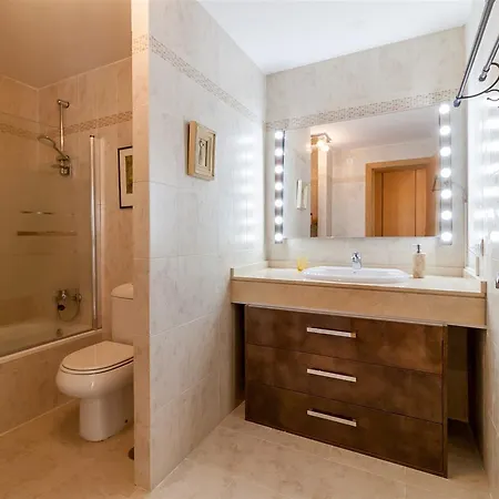 Golf Hill Canovas Apartment