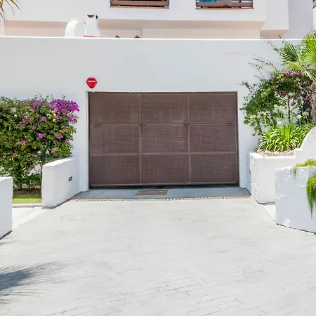 Golf Hill Canovas Apartment